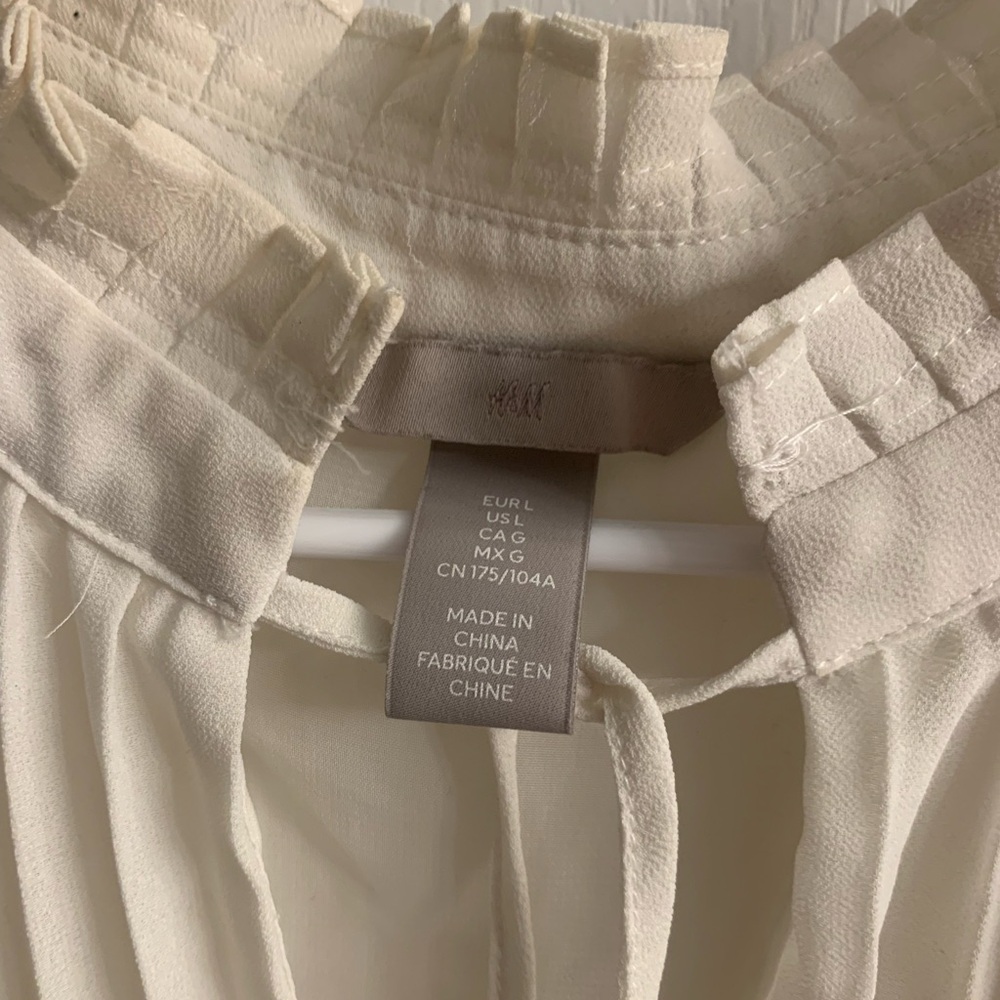 H&M blouse - Picture 2 of 4